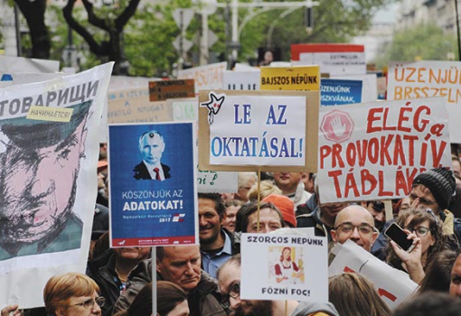 <h1>A Magyar Kétfarkú Kutya Párt Békemenet, 2017. április 22.  - Fotó: Gaman Zsuzsa</h1>-
